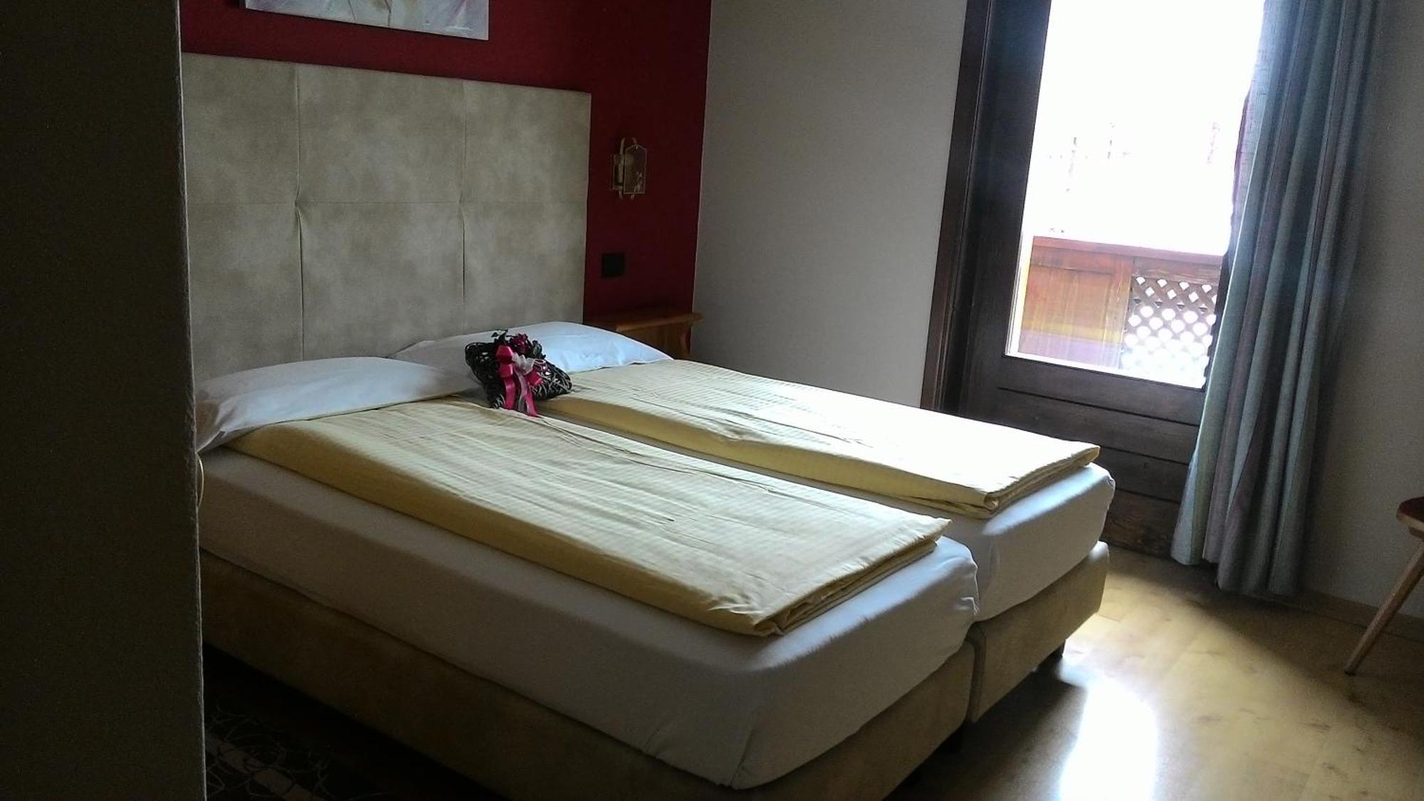 Hotel Adele Ливиньо Екстериор снимка