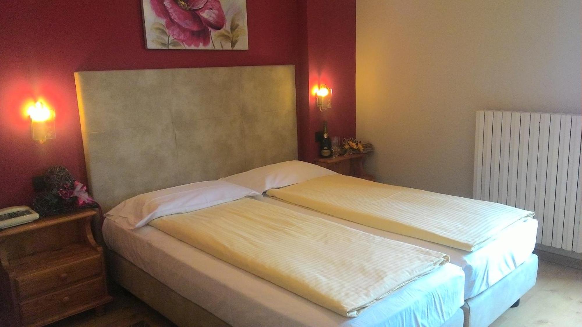 Hotel Adele Ливиньо Екстериор снимка