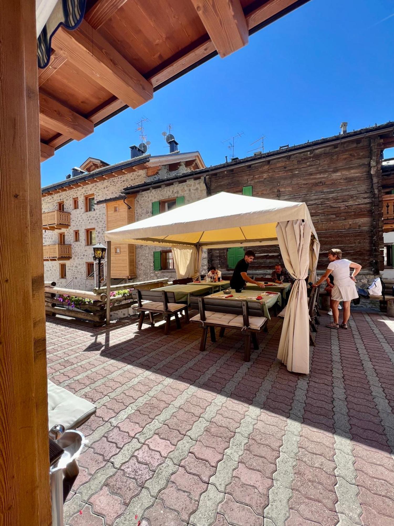 Hotel Adele Ливиньо Екстериор снимка