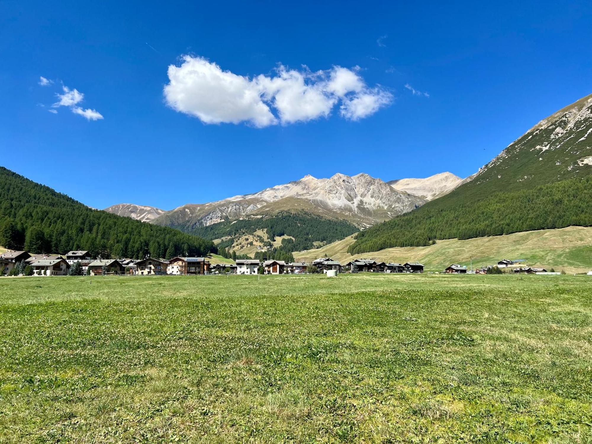 Hotel Adele Ливиньо Екстериор снимка