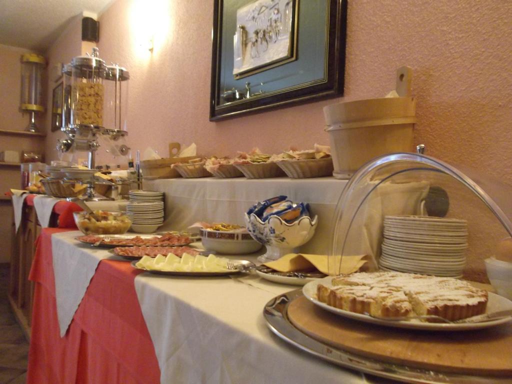 Hotel Adele Ливиньо Екстериор снимка