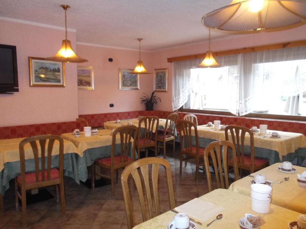 Hotel Adele Ливиньо Екстериор снимка