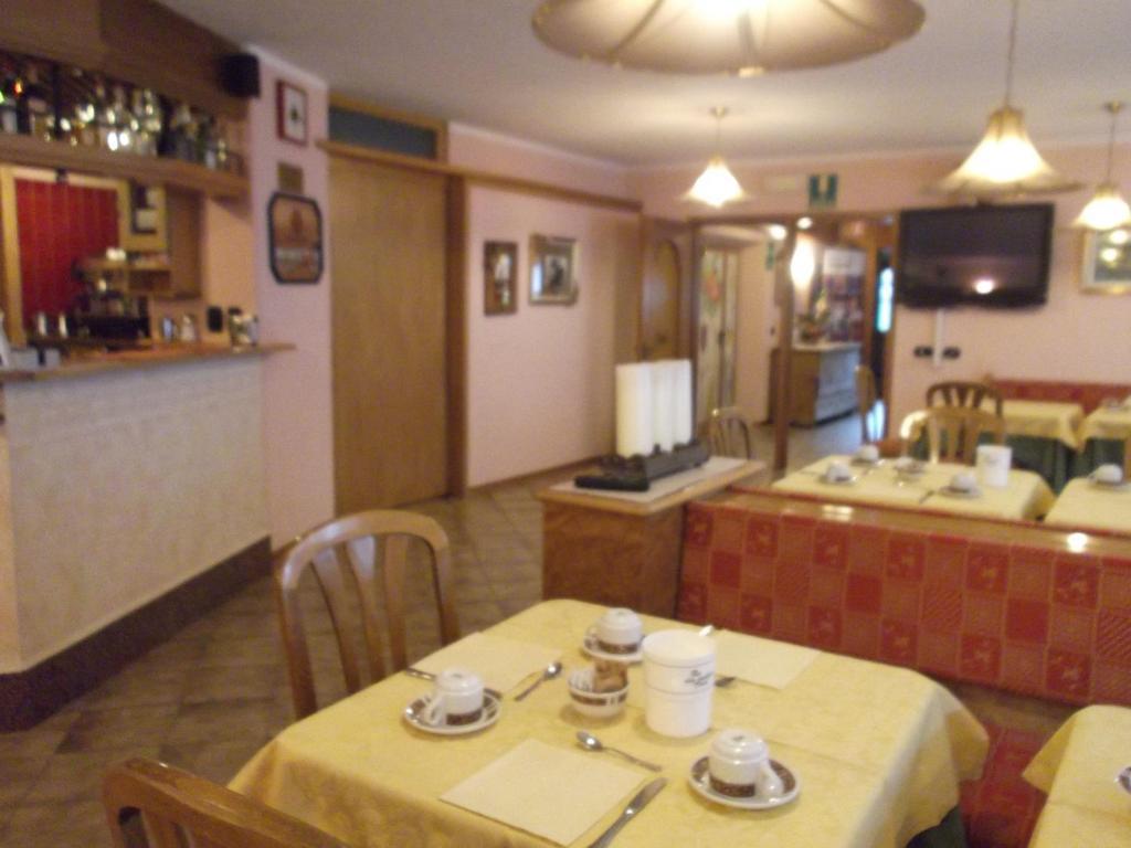 Hotel Adele Ливиньо Екстериор снимка