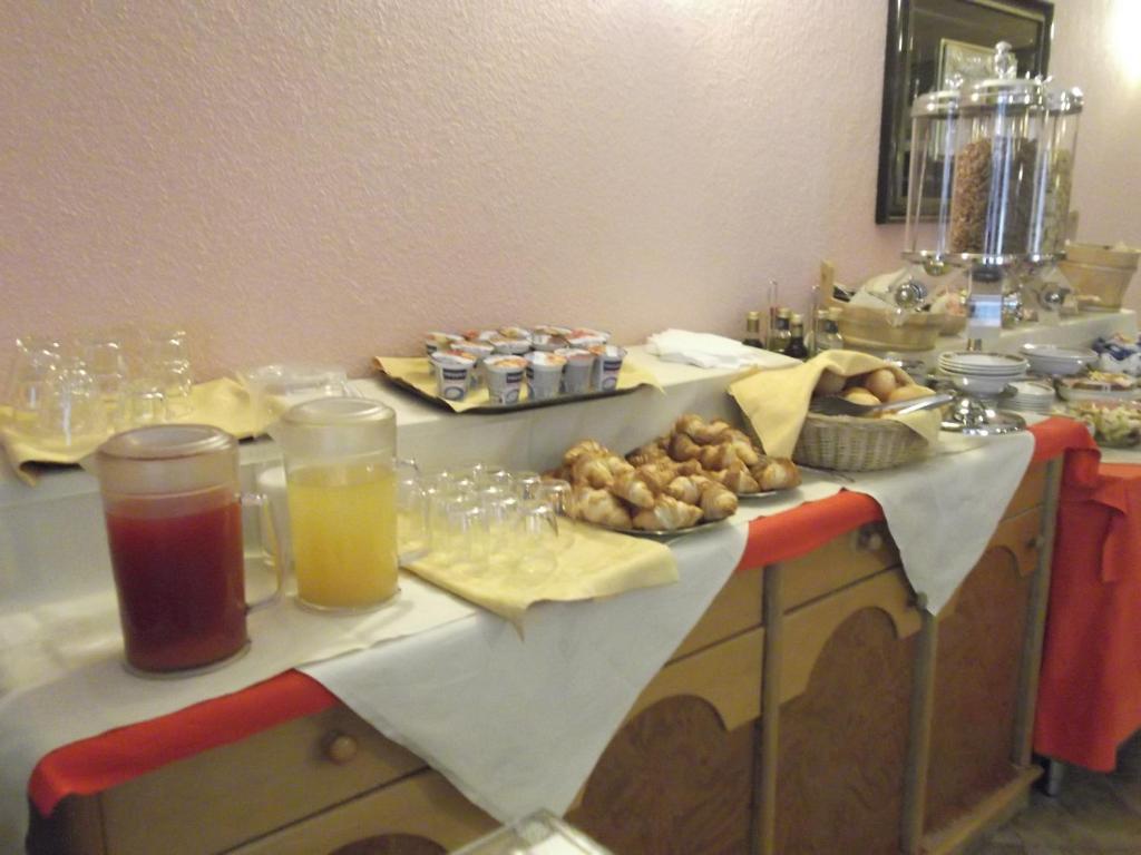 Hotel Adele Ливиньо Екстериор снимка