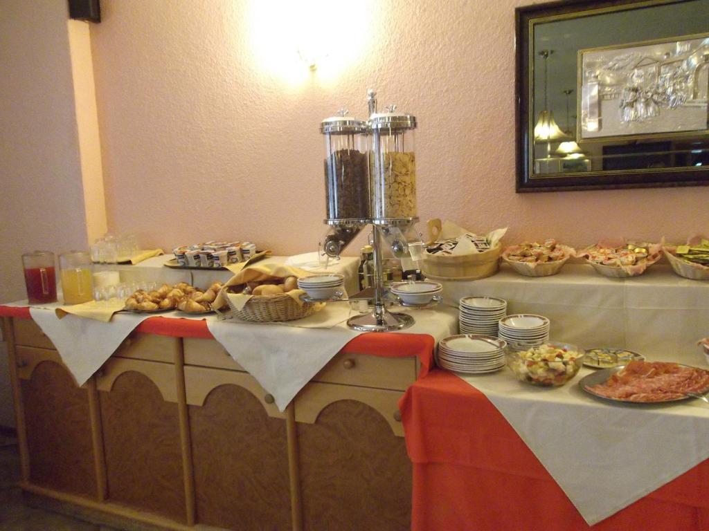 Hotel Adele Ливиньо Екстериор снимка